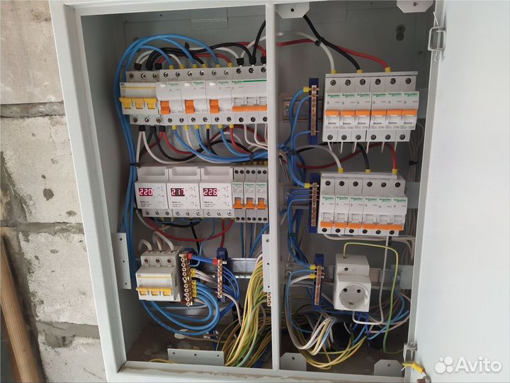 Электрик. Демонтаж электросети