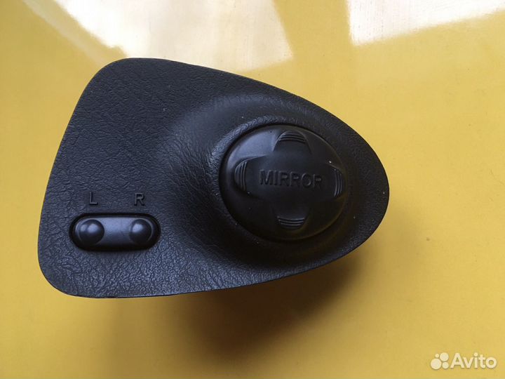 Джойстик регулировки зеркал