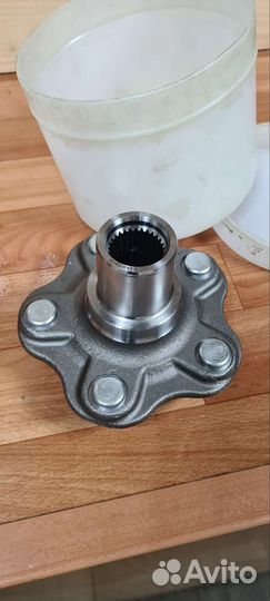 Ступица задняя Nissan: X-trail T30, Primera 350z