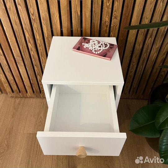 Тумба прикроватная