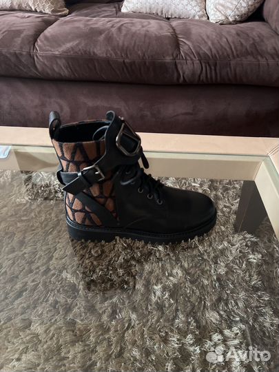 Ботинки женские Valentino