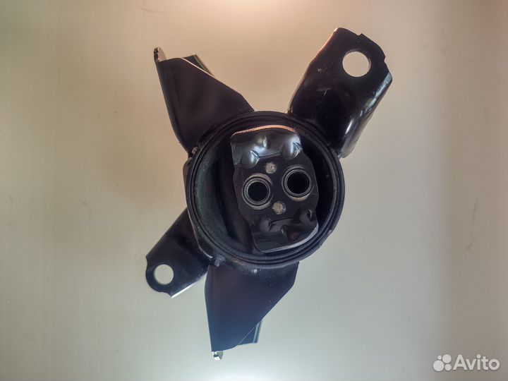 Подушка двигателя 218302w400 Santa Fe 3 DM