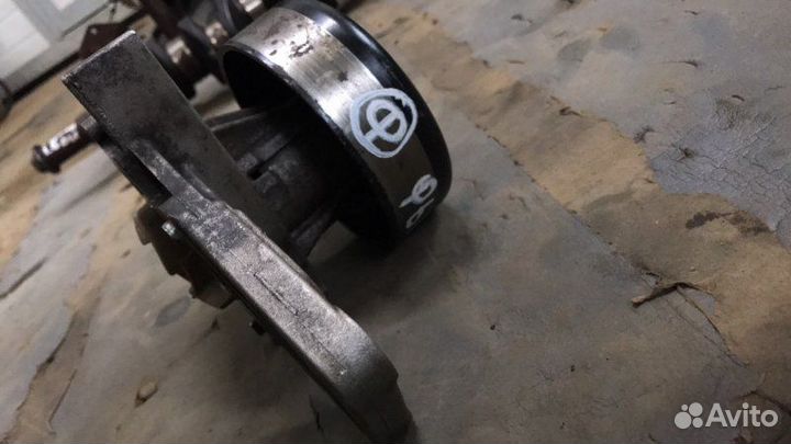 Помпа Ford Fusion универсал 1.6 fyja 2006