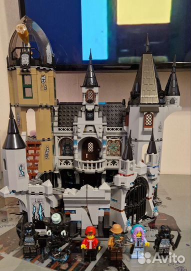 Замок. Lego hidden side 70437