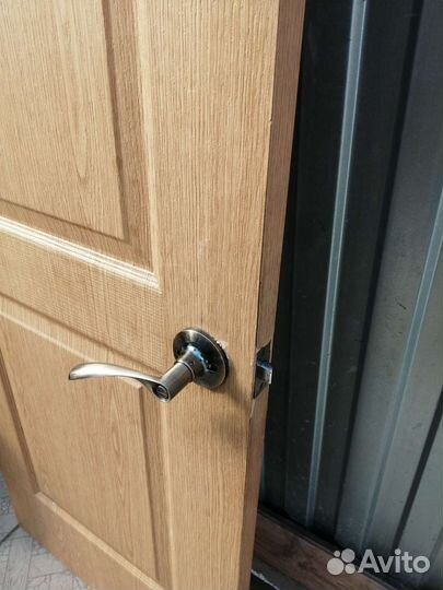 Дверь входная деревянная бу