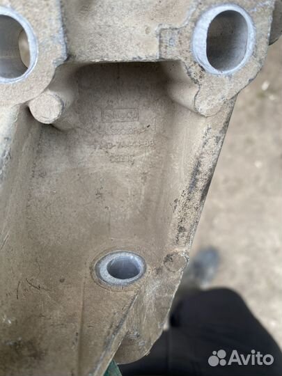 Кронштейн АКПП Ford Explorer 5 U502 3.5