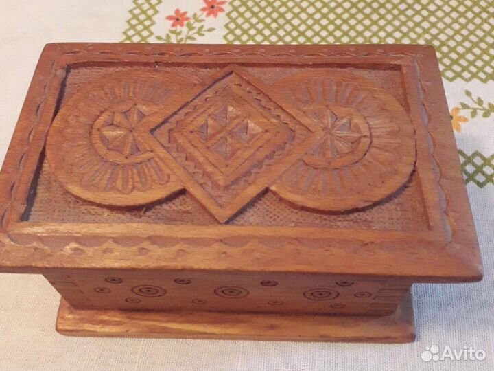 Шкатулка деревянная