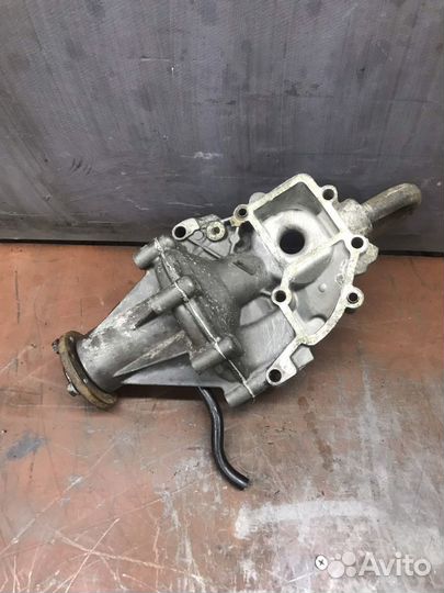 Помпа двигателя om606 mercedes