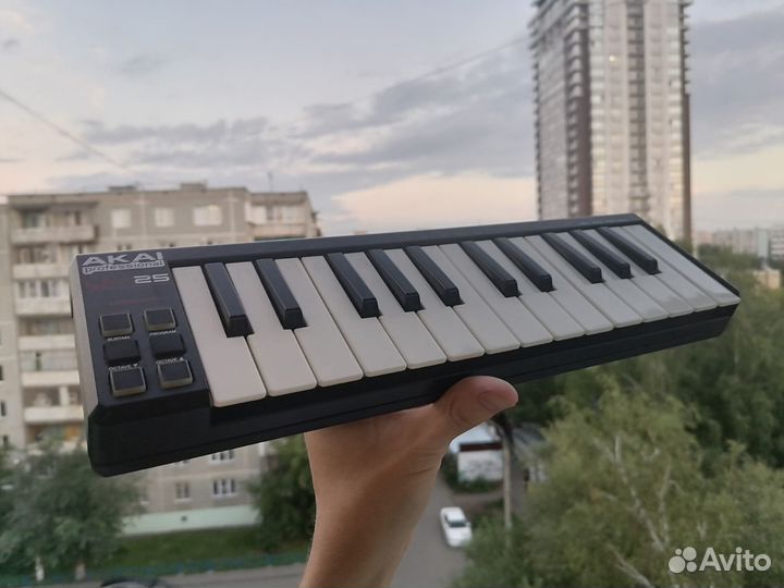 Миди клавиатура akai оригинал