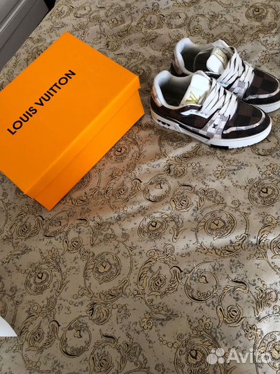 Красотки мужские Louis Vuitton