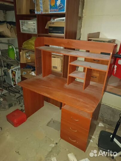 Компьютерный стол