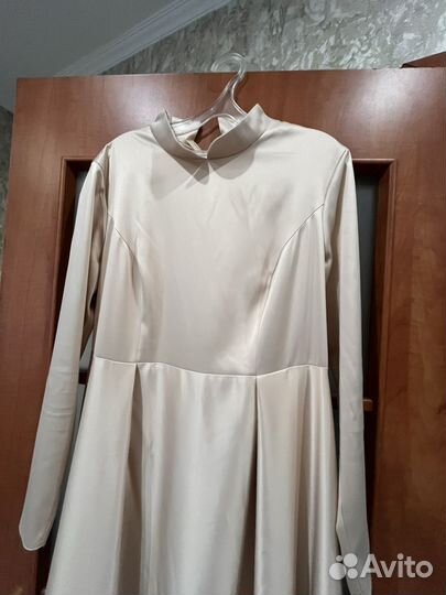 Атласное платье 50 размера
