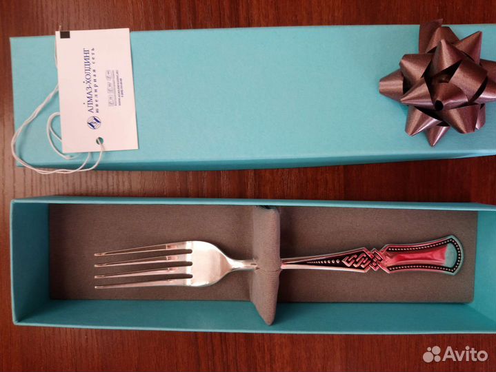 Серебряная десертная вилка