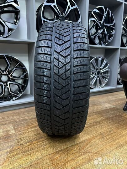 Pirelli Winter Sottozero 3 255/35 R20 97W