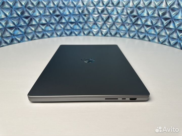 MacBook Pro 16 2021 M1 MAX/32/1Tb Gray, 330 циклов