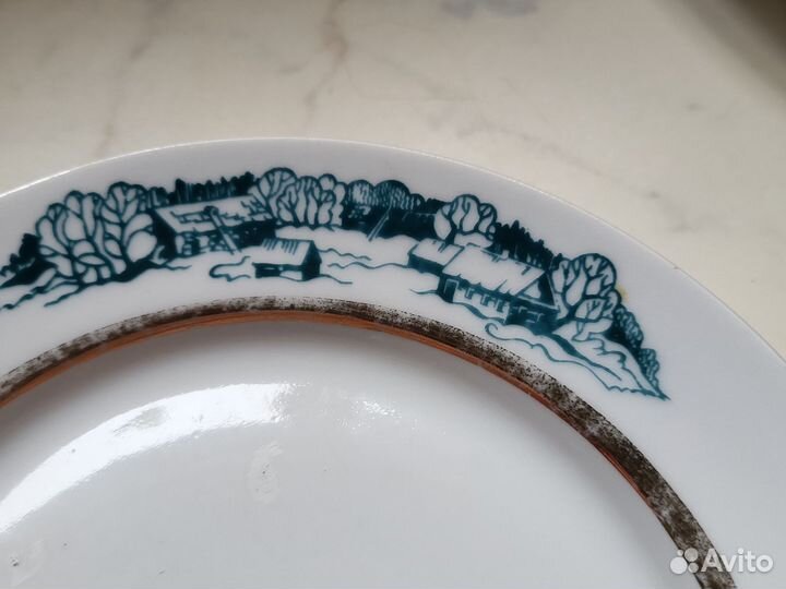 Набор тарелок