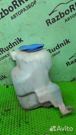 Бачок омывателя лобового стекла Volkswagen Golf GT