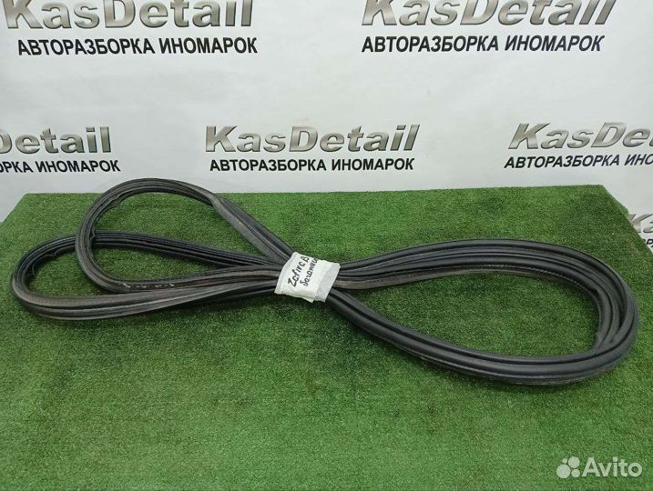 Уплотнитель багажника Opel Zafira B