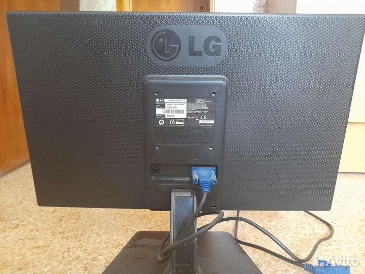 Монитор LG LED 20EN33