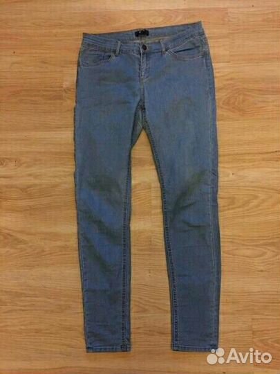 Голубые джинсы