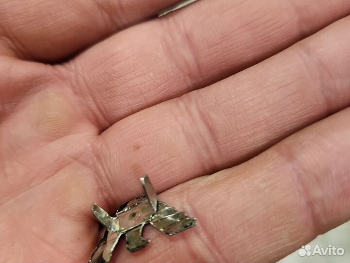 Значок Армани