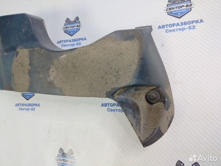 Пыльник бампера задний правый Nissan Qashqai J10