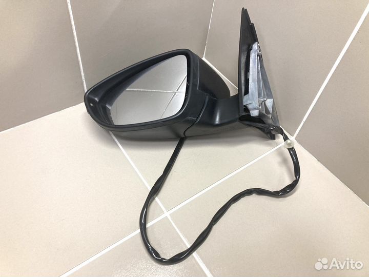 Зеркало левое Volkswagen Passat B7