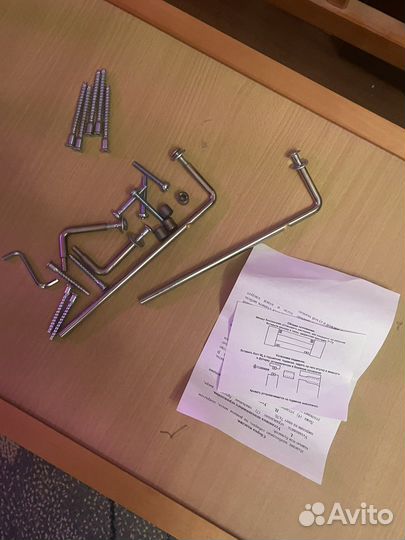 Кровать детская с маятником