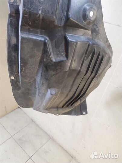 Подкрылок передний правый Suzuki Grand Vitara 2011