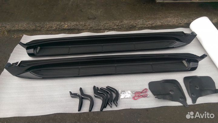 Lexus LX570 Пороги штатные стандартные L2XM9