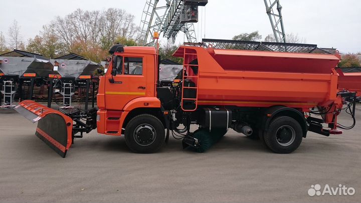 Универсальная комбинированная дорожная машина дмк