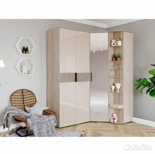 Угловой шкаф