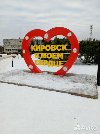 Продавец в табачный магазин