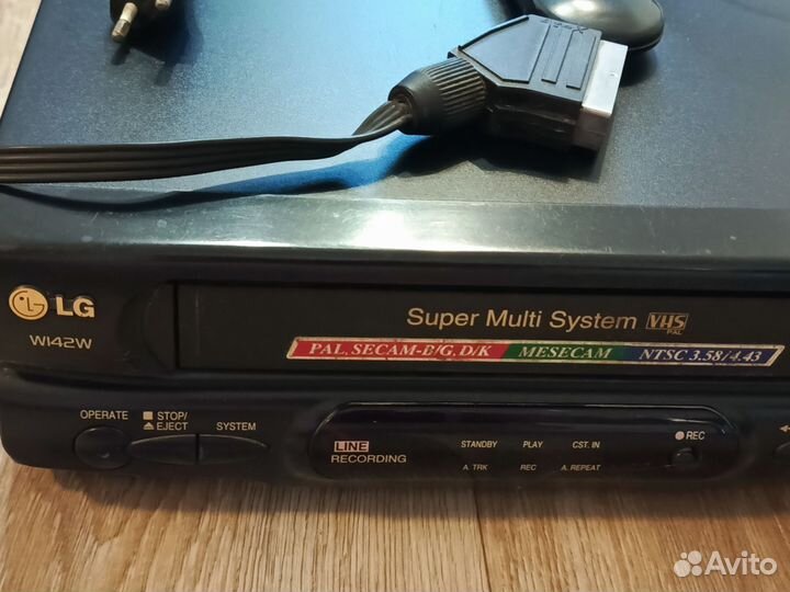 Видеомагнитофон LG