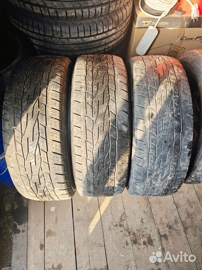 Continental ContiCrossContact LX2 215/60 R17