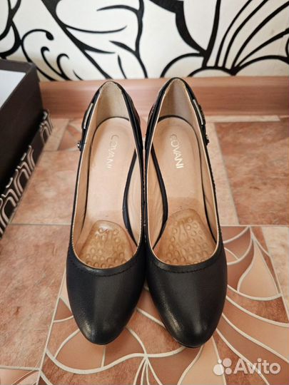 Туфли женские 33 размер на каблуке из нат. кожи