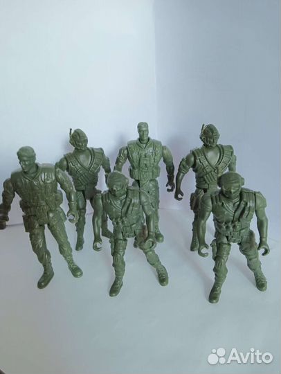 Игрушки солдаты