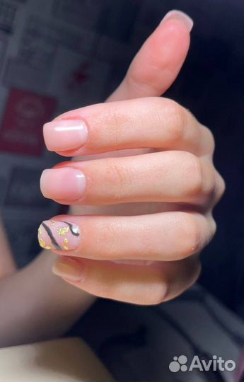 Модель на маникюр