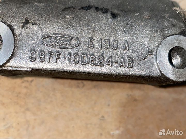 Кранштейн двигателя Ford Connect Focus 1 1.8tdci