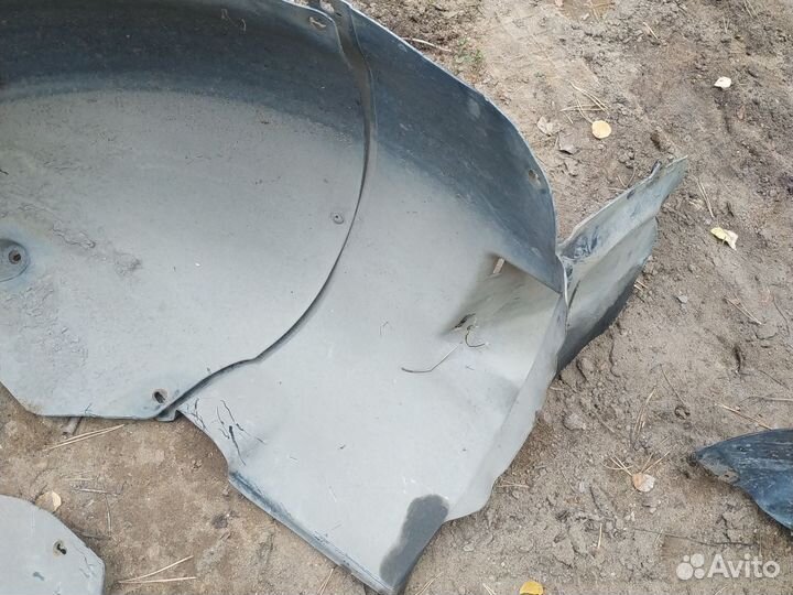 Подрылки передние пассат б6