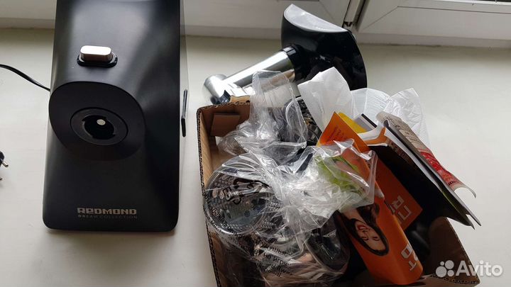 Мясорубка redmond