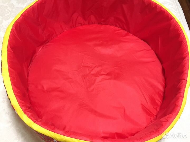 Сухой бассейн и 200 шаров