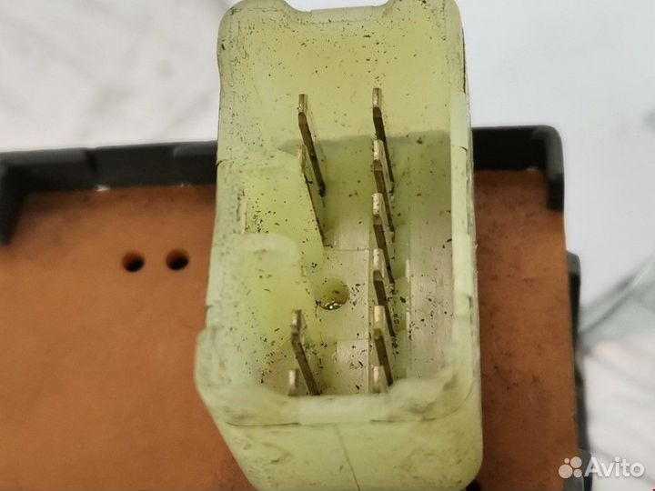 Кнопка (выключатель) Honda CR-V рест. 2001