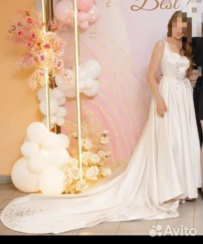 Продаю платье со шлейфом