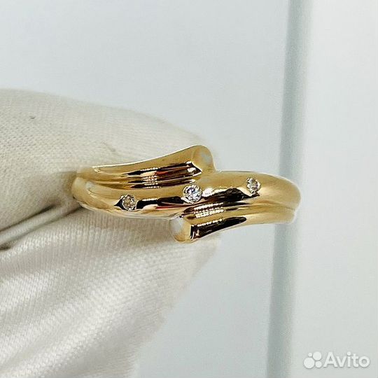 Золотое кольцо с фианитом 16р