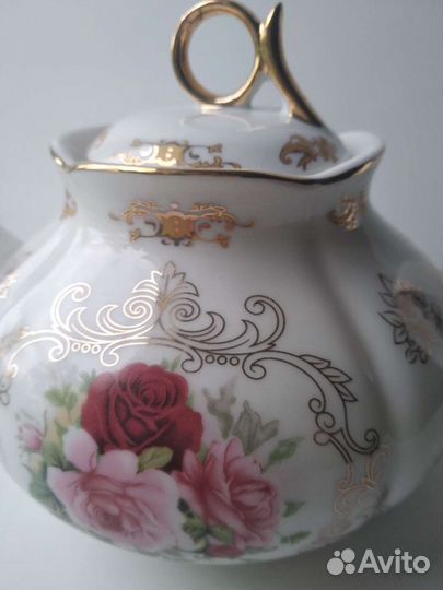 Заварочный чайник,бокал с крышкой,бокал