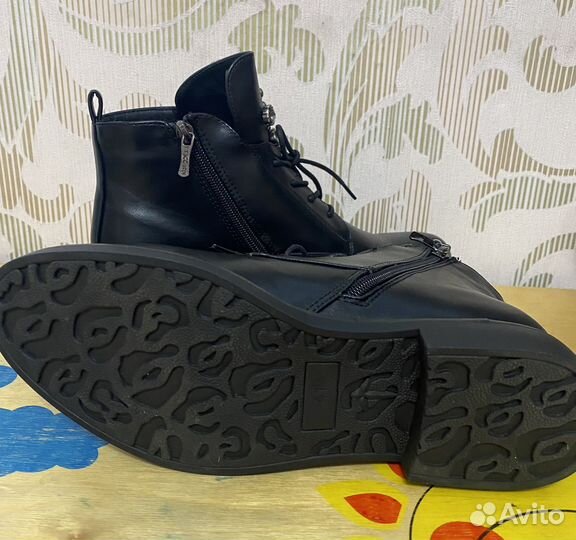 Ботинки новые 41 разм