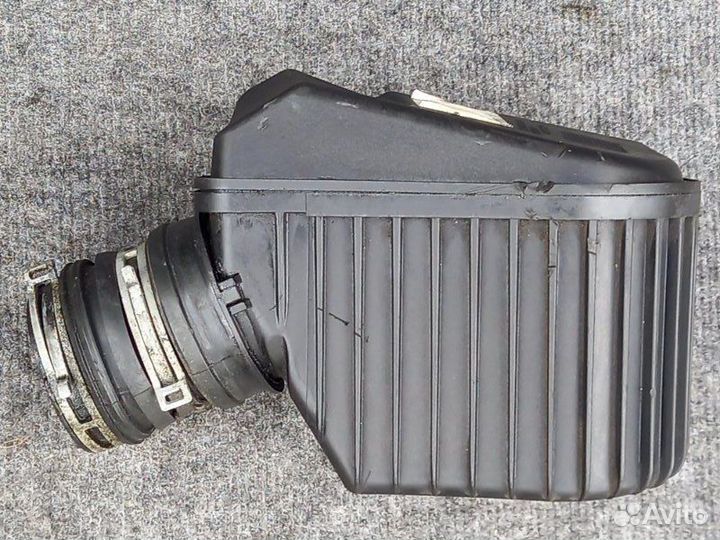 Резонатор воздушного фильтра Mercedes-Benz