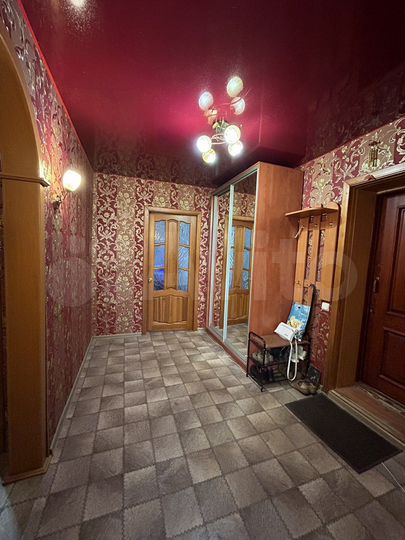 3-к. квартира, 90,2 м², 1/6 эт.