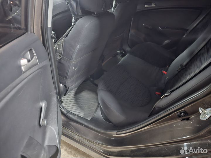 Hyundai Solaris 1.4 AT, 2015, 180 000 км